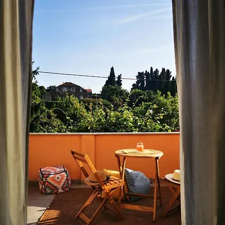 Sunny Getaway *
